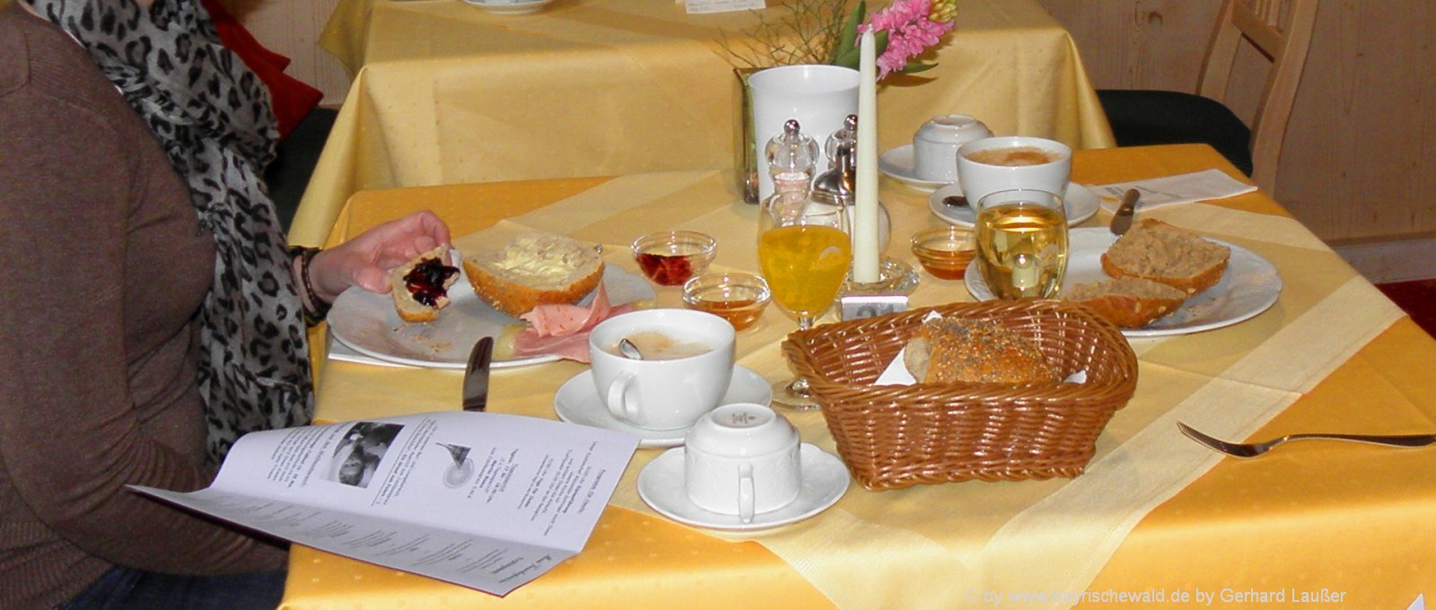 bayerischer-wald-hotels-pensionen-zimmer-frühstück