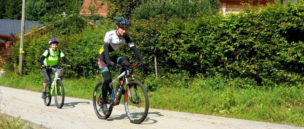 Mountainbike Urlaub im Bayerischen Wald Mountainbike Reisen im Bayerischen Wald - Bike Tour über Stock und Stein