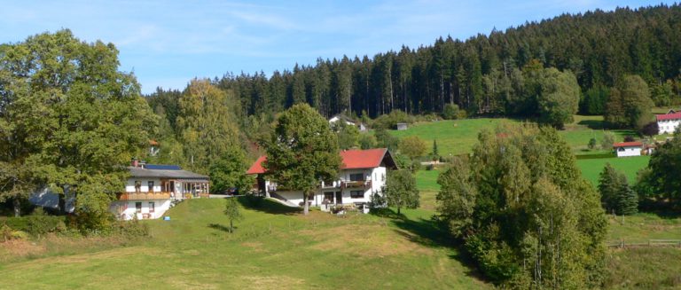 schreder-privatpension-bayerischer-wald-zimmer-mit-fruehstueck-landschaft-panorama-1600