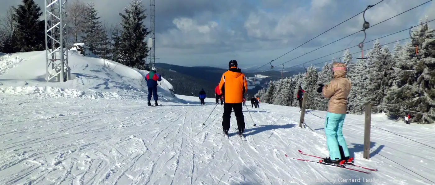 Skifahren am Pröller Skidreieck - Winterurlaub Sankt Englmar Skilift