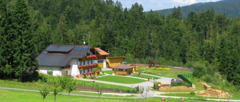 spannbauer-ferienwohnung-dreilaendereck-bayerischer-wald-hausansicht